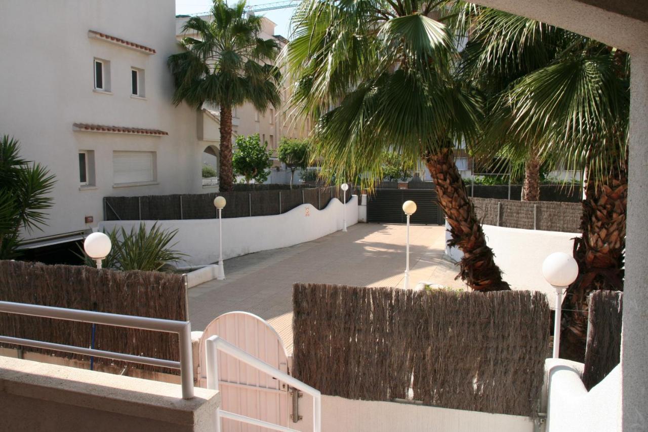 R142 Manila Resort Central Calafell Exteriör bild