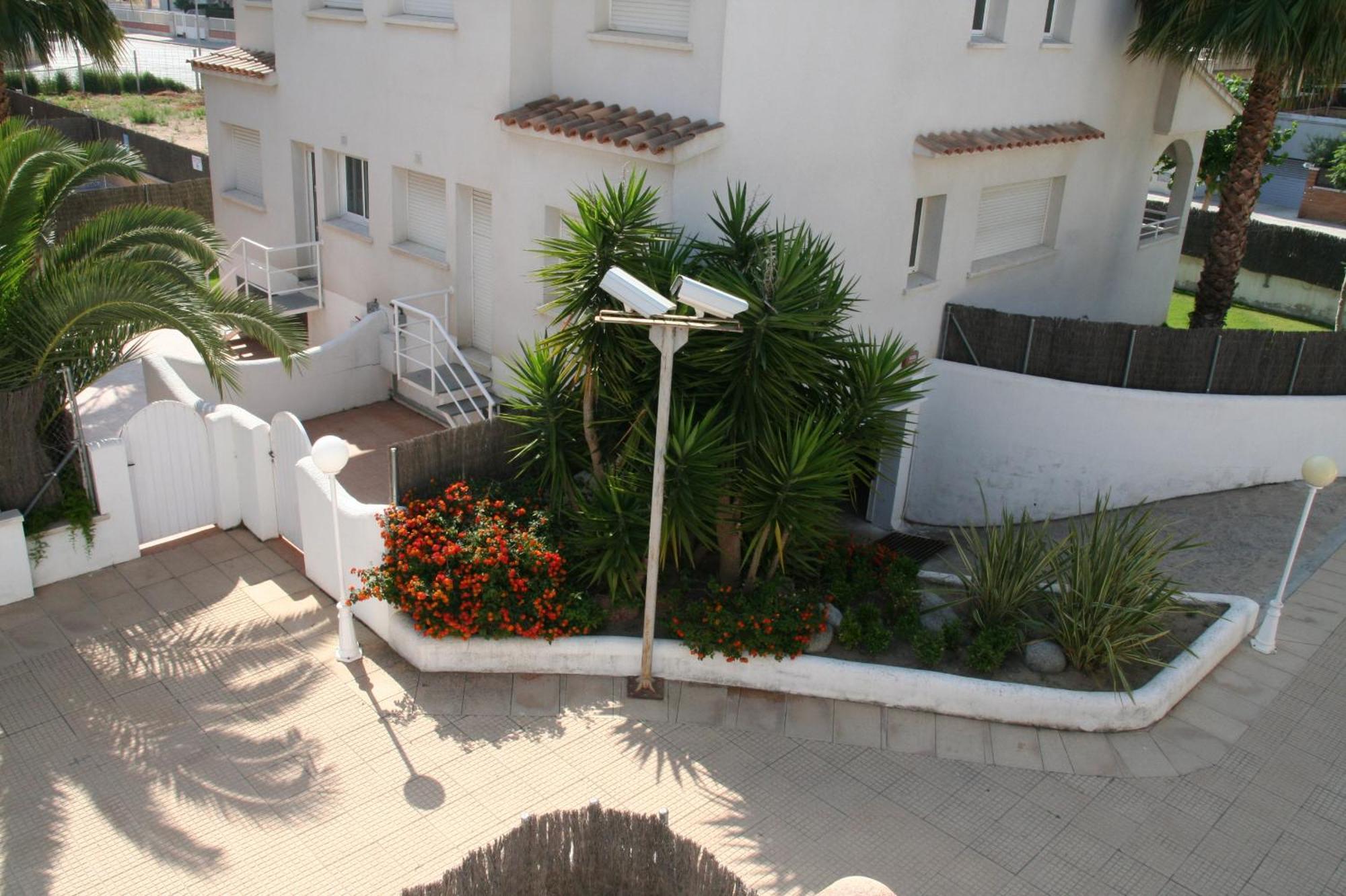 R142 Manila Resort Central Calafell Exteriör bild