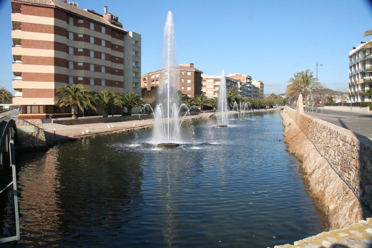 R142 Manila Resort Central Calafell Exteriör bild