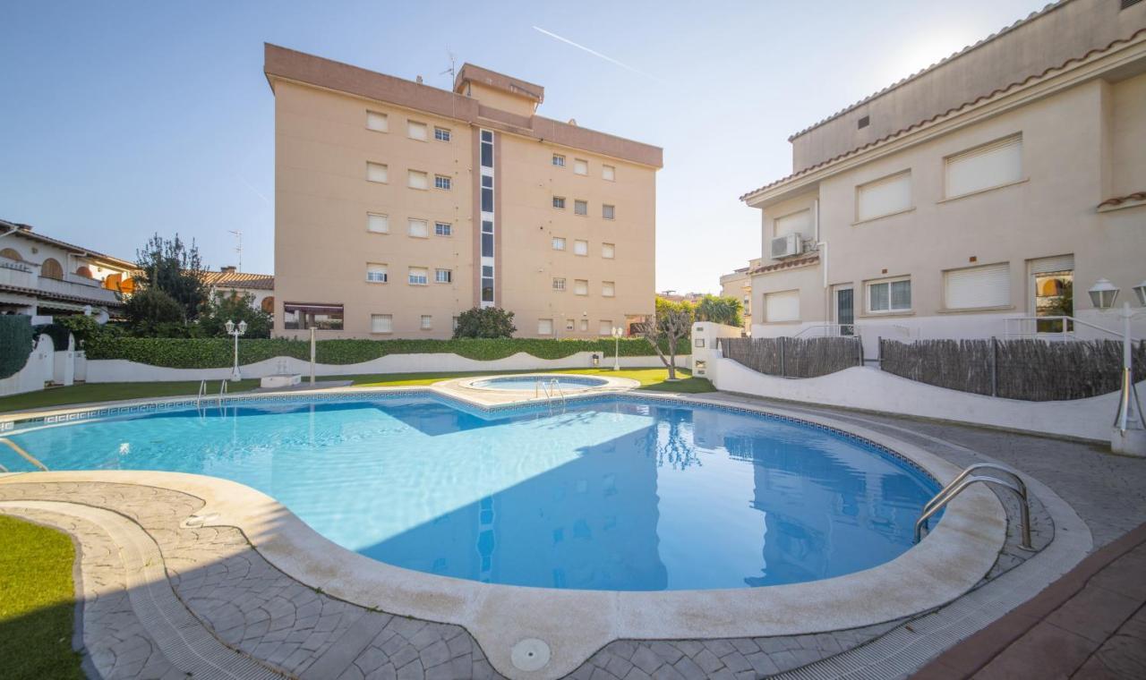 R142 Manila Resort Central Calafell Exteriör bild