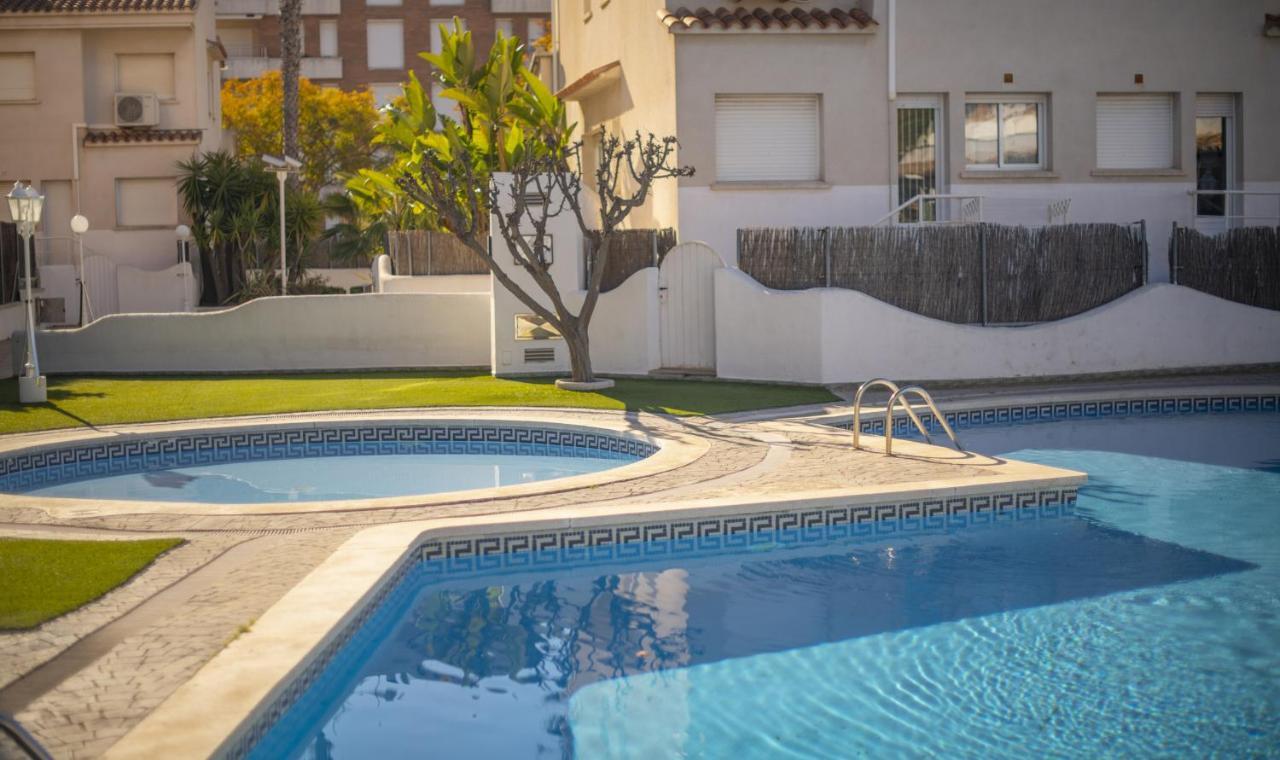 R142 Manila Resort Central Calafell Exteriör bild