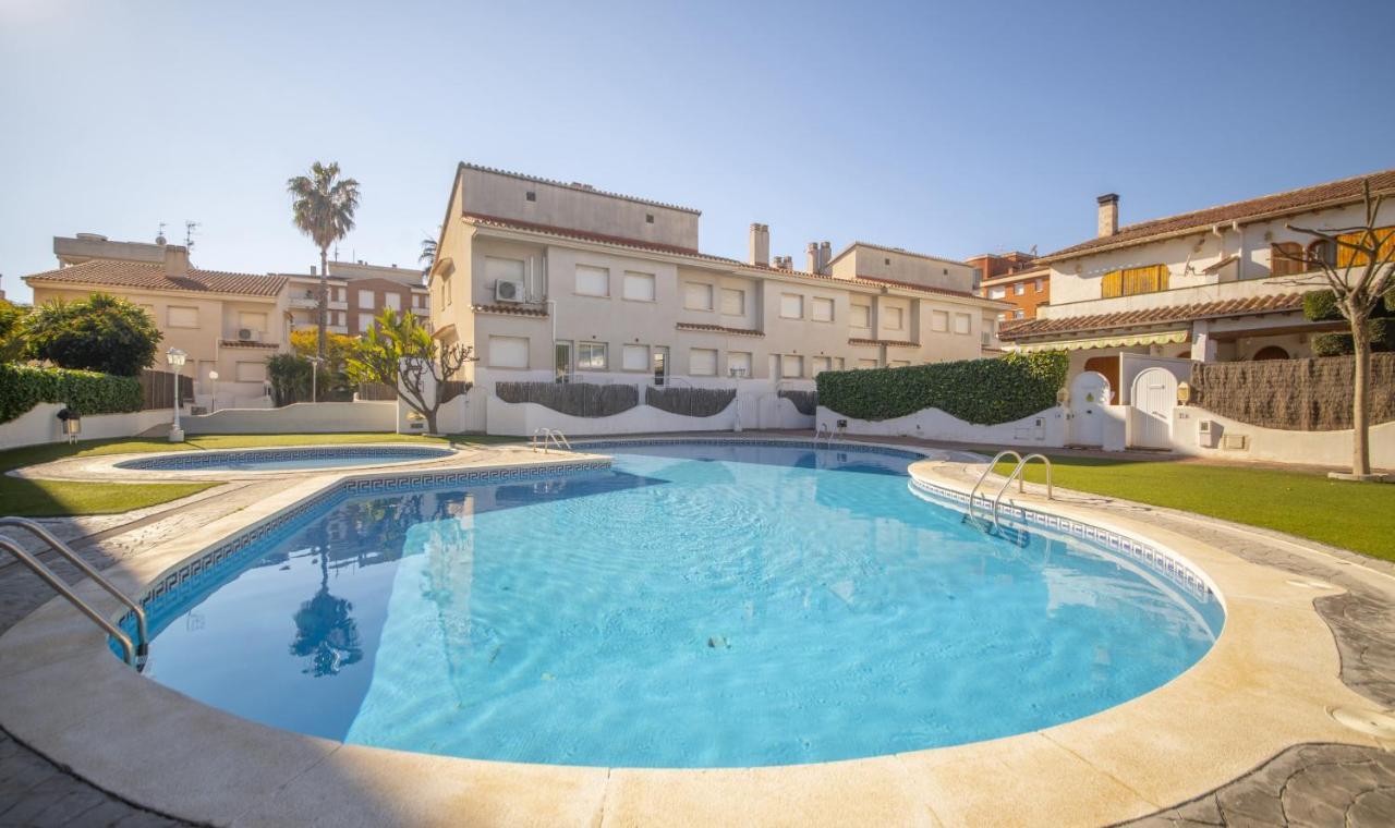 R142 Manila Resort Central Calafell Exteriör bild